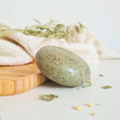 Savon exfoliant à l'argile verte – Image 2